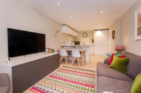 Compton Lodge Luxury apartment-Free Parking